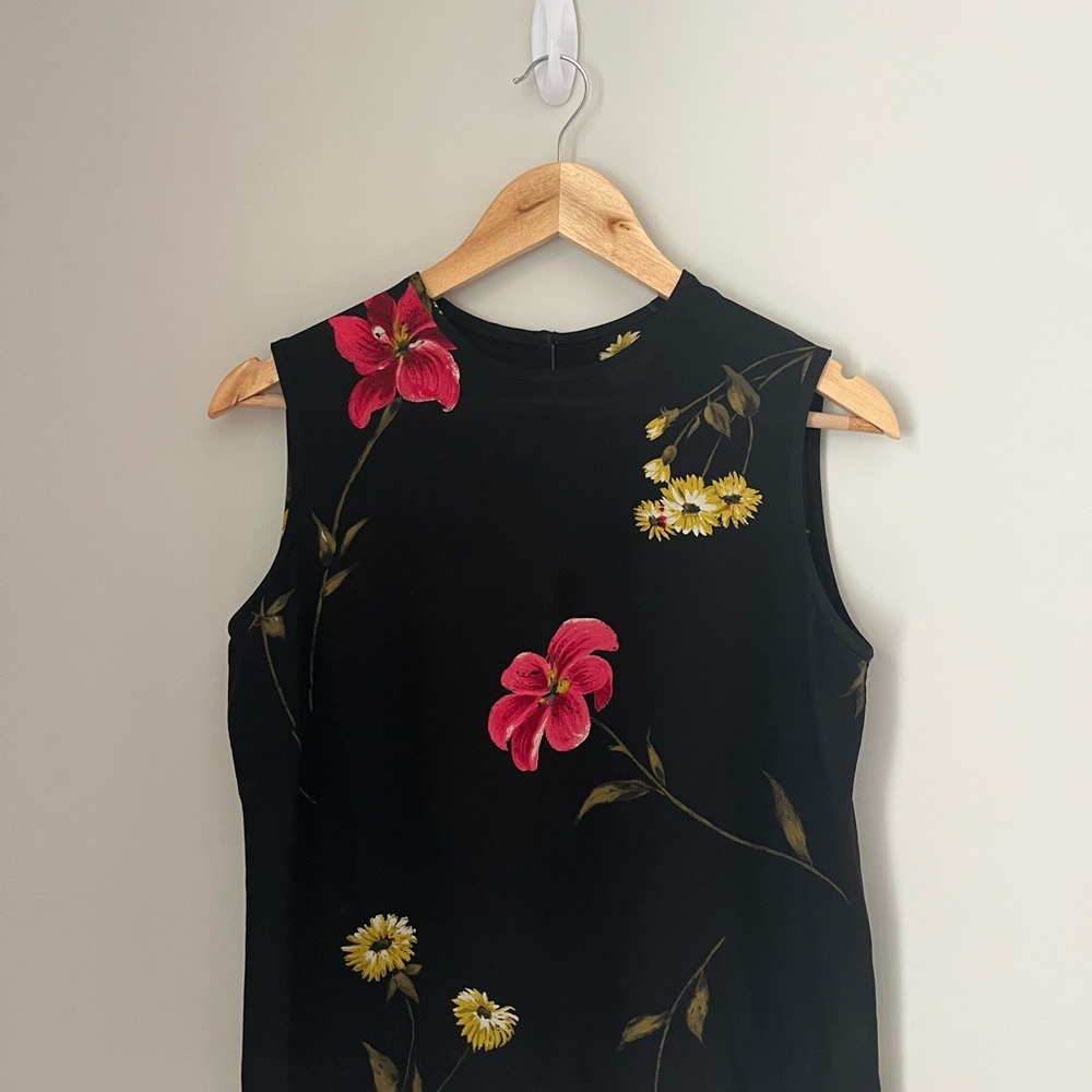 Sleeveless Minimalist Black Floral Top